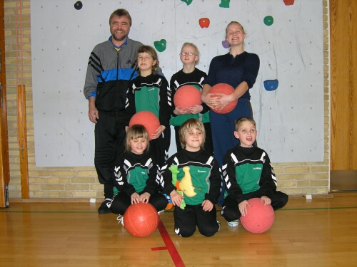 Goalball holdet i tr&aelig;ningstr&oslash;jer