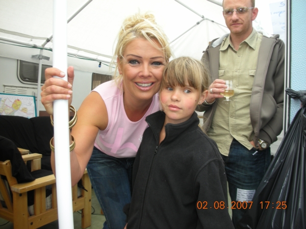Kim Wilde og Maria-Louise kind mod kind p&aring; Langelandsfestivalen 2007