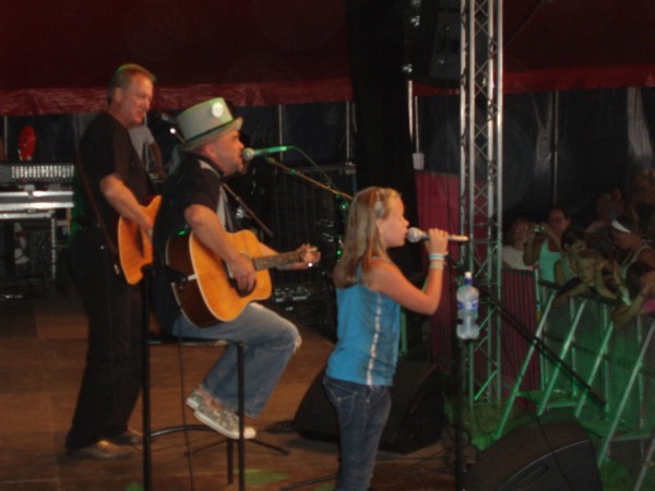 Maria-Louise, Tom Duke-box og Keld Heick p&aring; Langelandsfestivalen 2008 i Plejehjemmet
