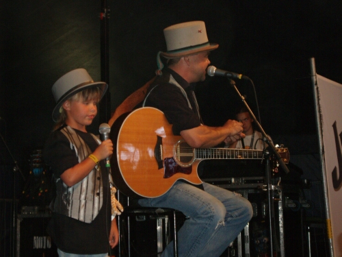 Maria-Louise og Tom Duke-box i Poppen p&aring; Langelandsfestivalen 2006